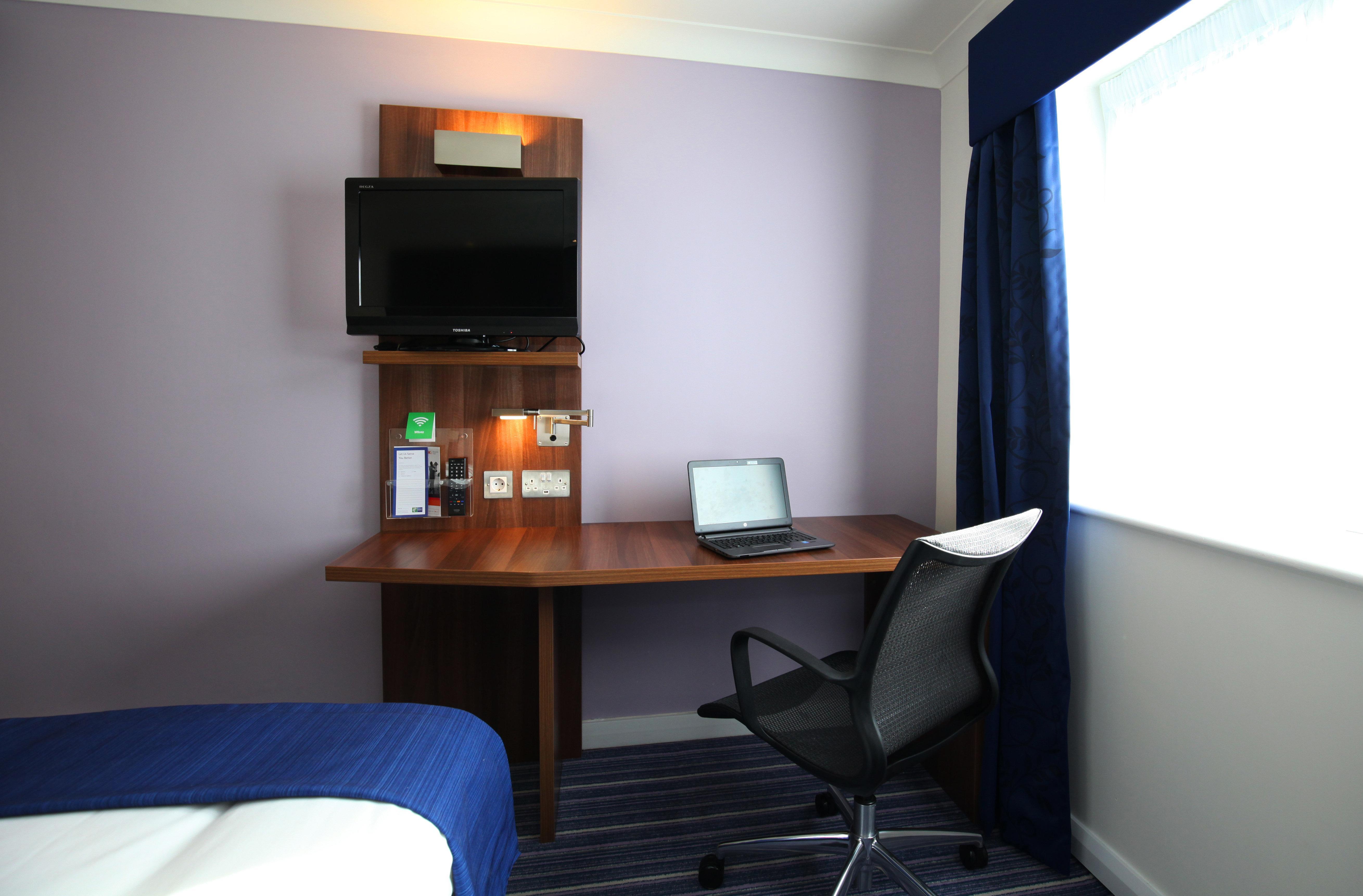 Holiday Inn Express Glenrothes By Ihg Zewnętrze zdjęcie