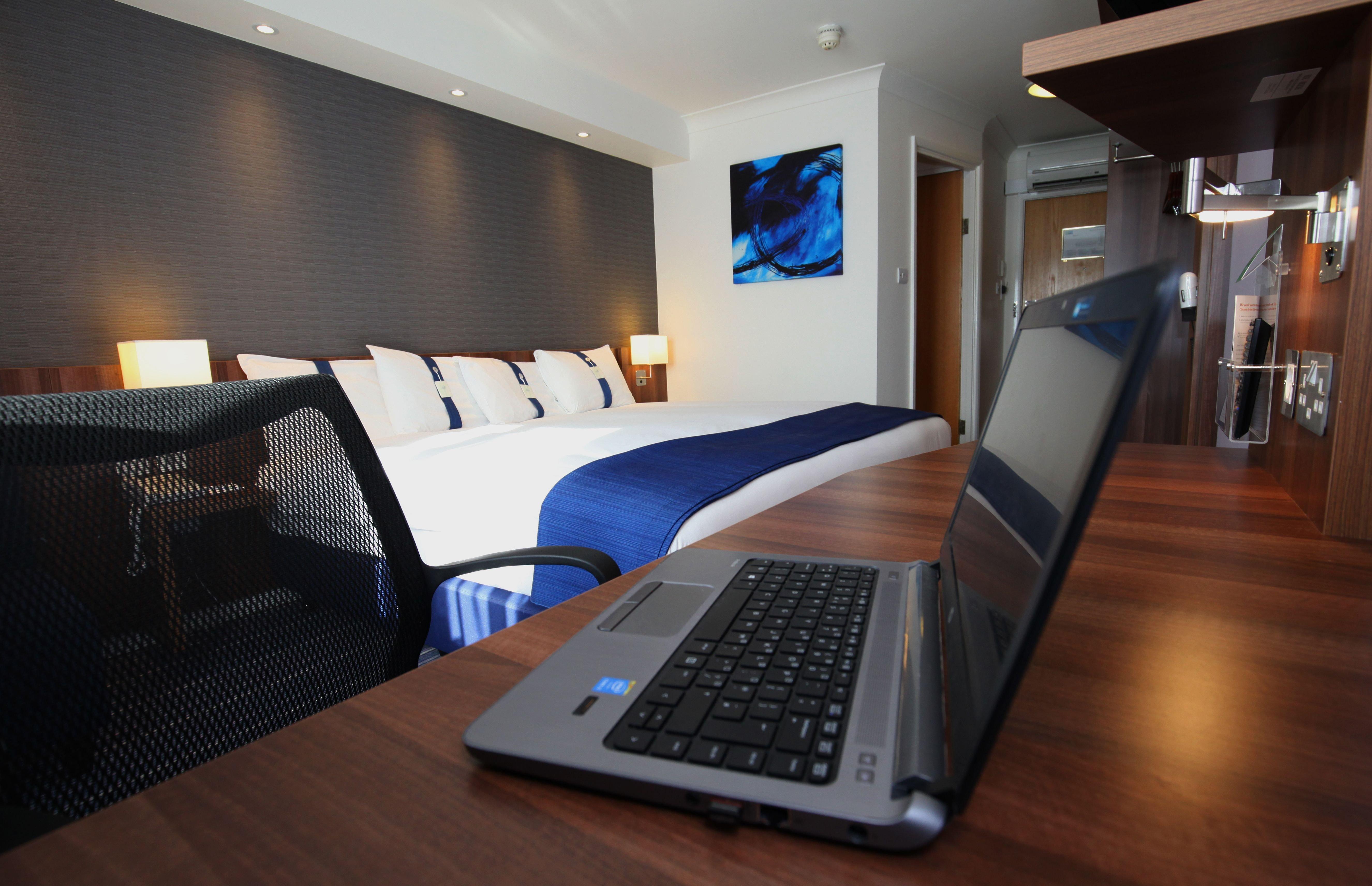 Holiday Inn Express Glenrothes By Ihg Zewnętrze zdjęcie