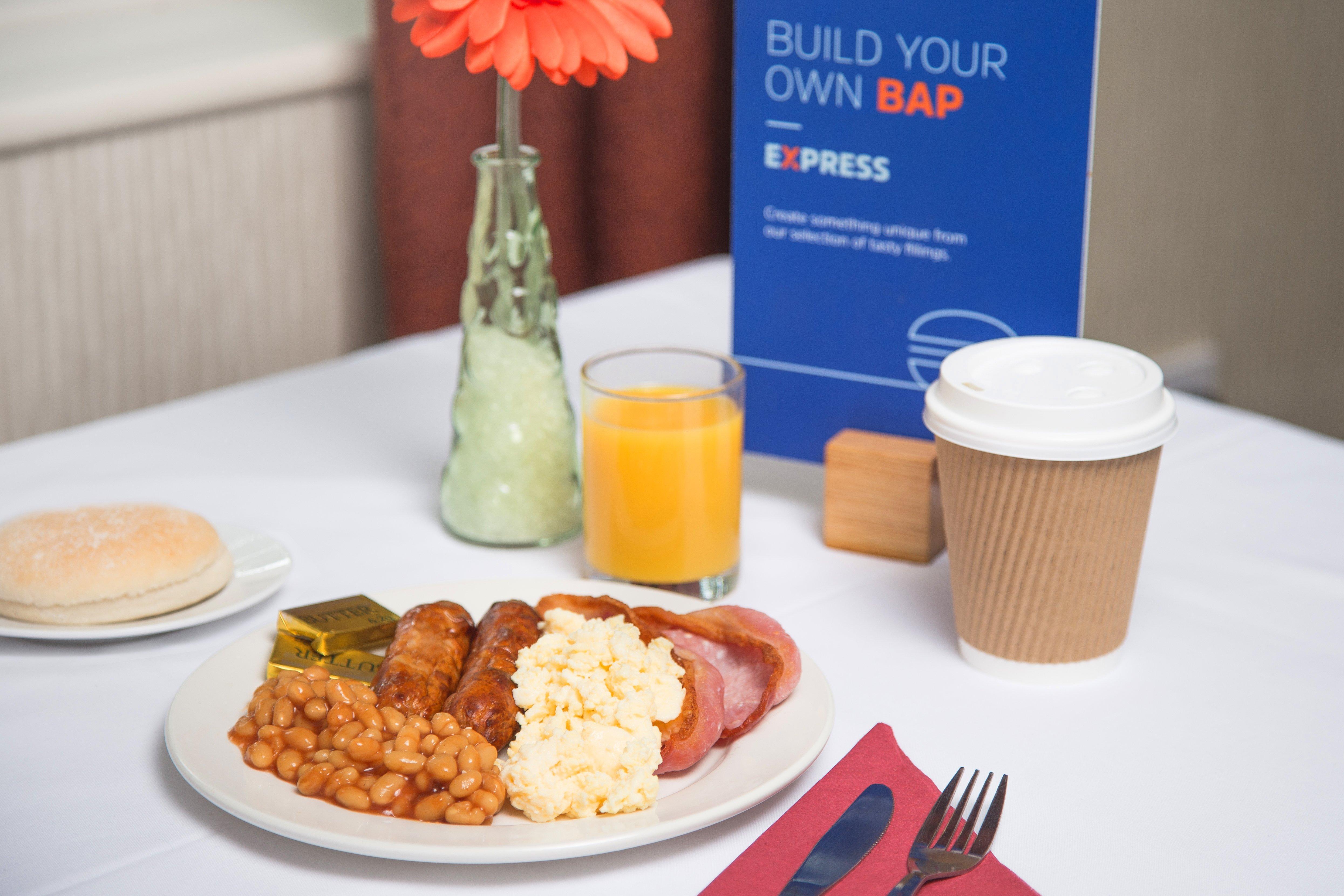 Holiday Inn Express Glenrothes By Ihg Zewnętrze zdjęcie