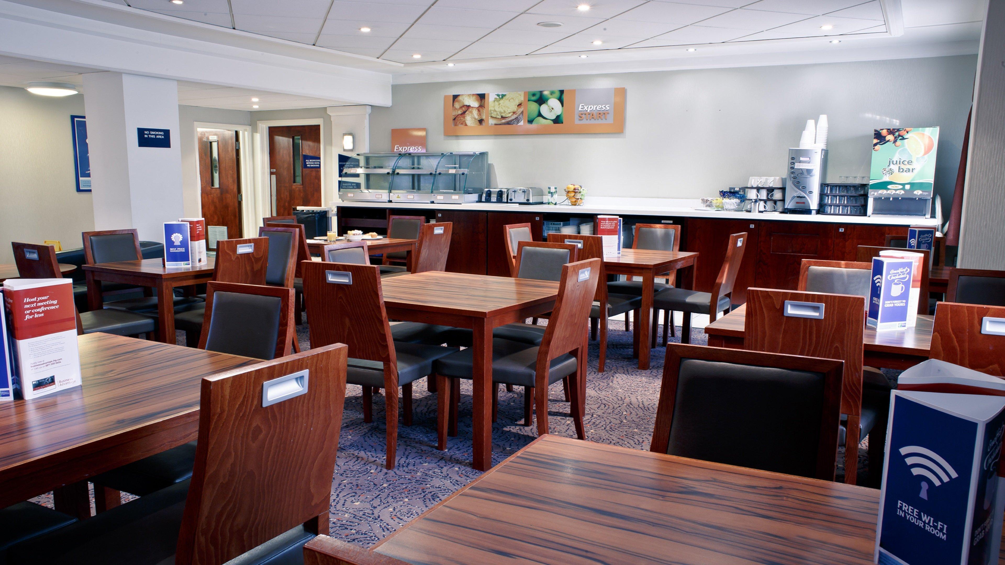 Holiday Inn Express Glenrothes By Ihg Zewnętrze zdjęcie