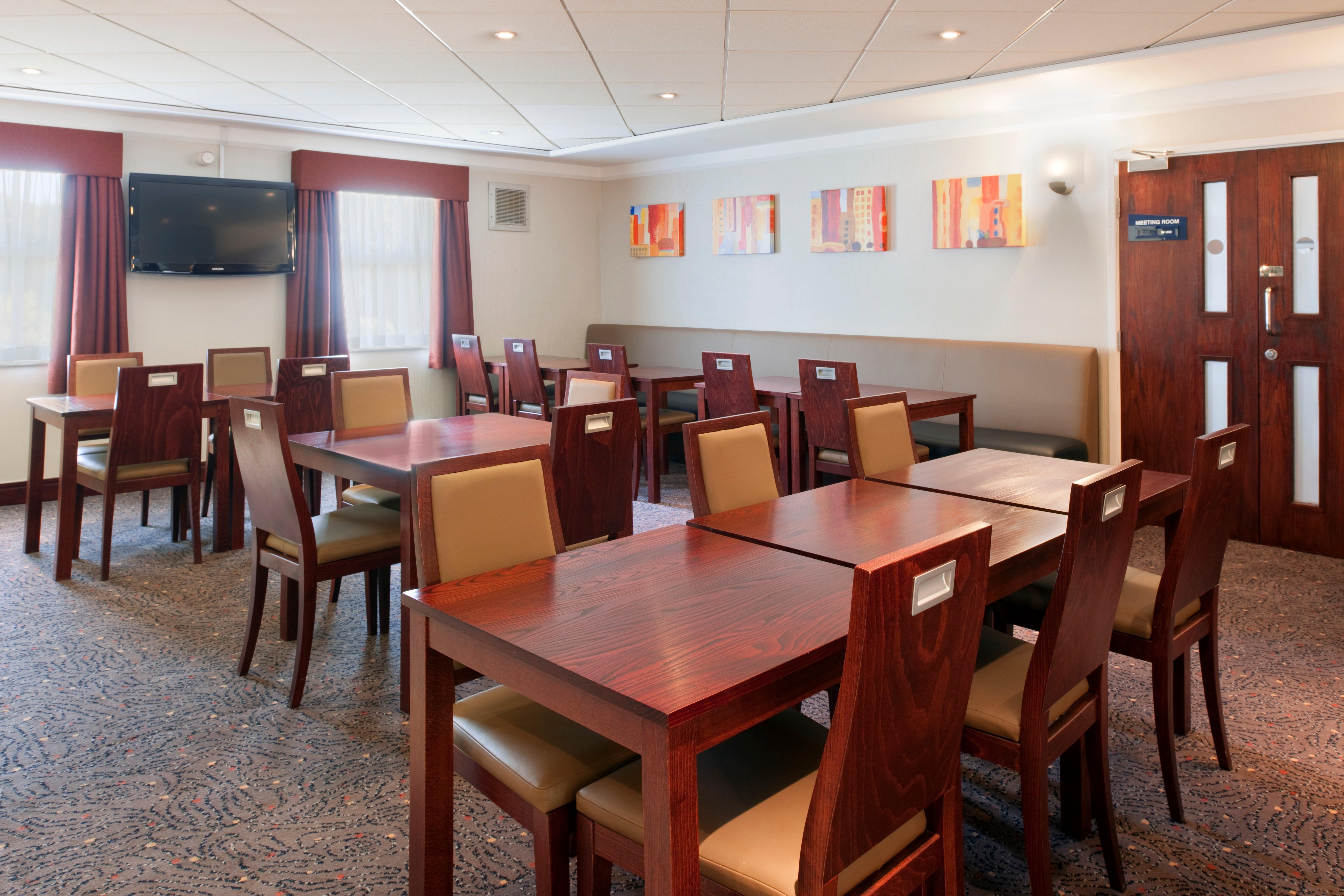 Holiday Inn Express Glenrothes By Ihg Zewnętrze zdjęcie