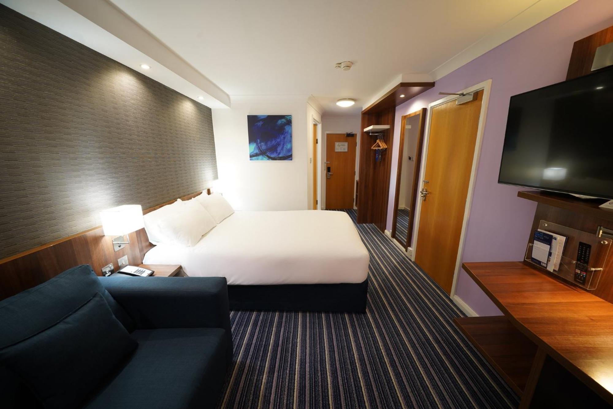 Holiday Inn Express Glenrothes By Ihg Zewnętrze zdjęcie