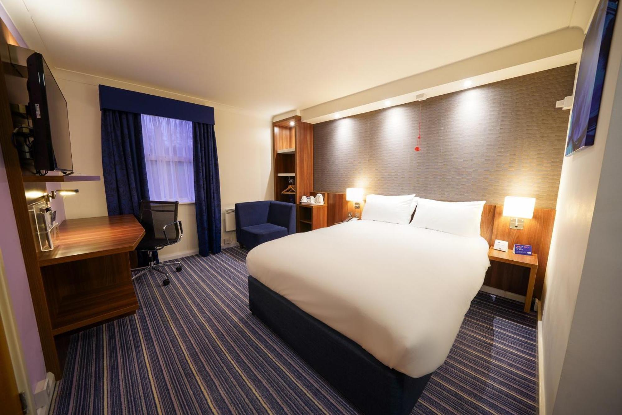 Holiday Inn Express Glenrothes By Ihg Zewnętrze zdjęcie