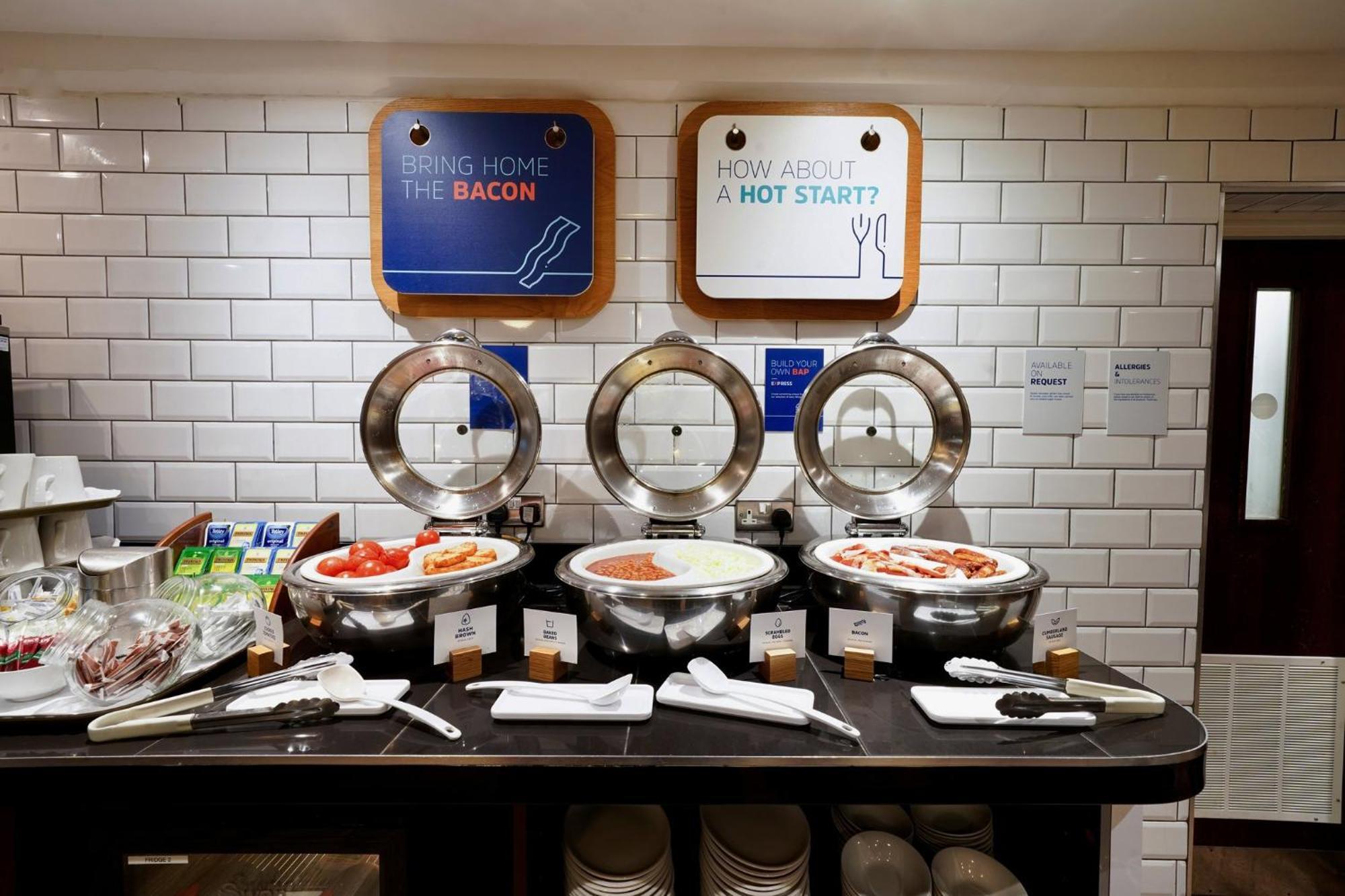 Holiday Inn Express Glenrothes By Ihg Zewnętrze zdjęcie